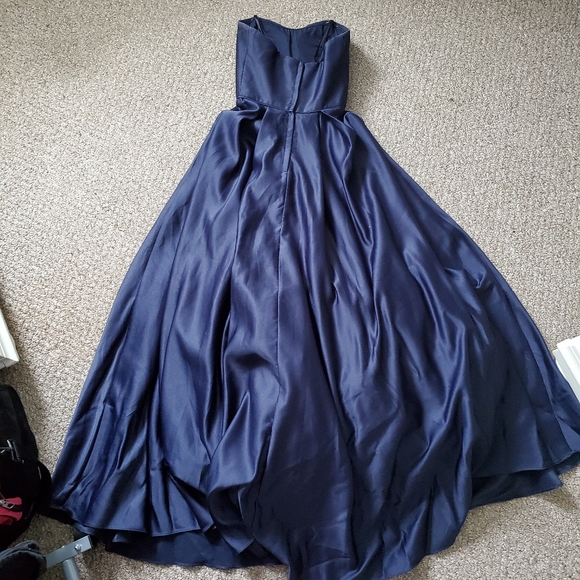 STUNNING Melanie Lyne Satin Ballgown - Picture 2 of 3